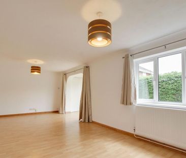 3 bedroom detached house to rent - Photo 2