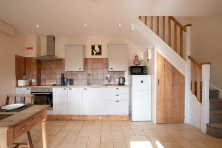 1 Upper Fields Farm, Moreton in Marsh, GL56 9AB, Moreton-In-Marsh - Photo 5