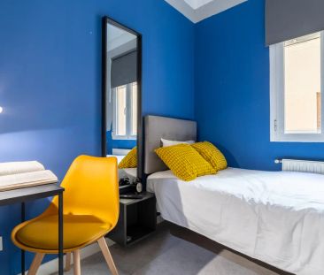 Room in a shared 9-bedroom apartment for rent in Gaztambide - Foto 2