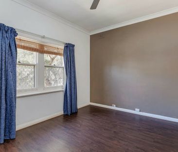 Charming 1950's Home Close to the City and the Beach! - Photo 4