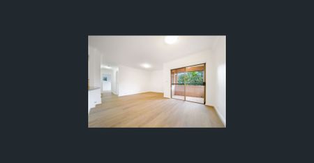 Renovated Spacious Apartment with 2 parking! - Photo 2