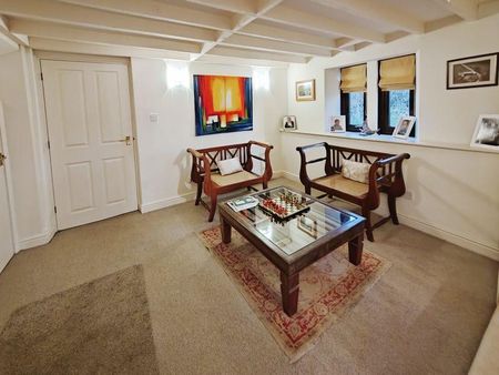 2 bedroom barn conversion to rent - Photo 2