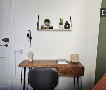 barcelona, Catalonia 08008 - Photo 4