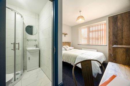 1 bedroom in a house share to rent - Photo 5