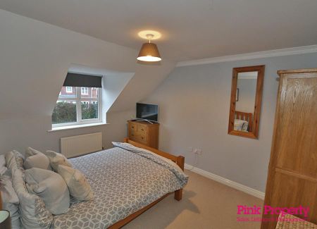 3 bedroom semi-detached house to rent - Photo 5