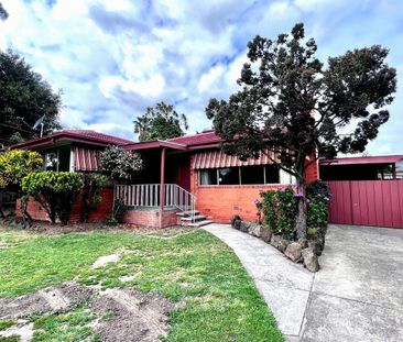 Partly renovated 3 bedroom home! - Photo 6