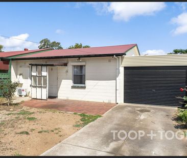 Two Bedroom Home on Spacious Block - Photo 1