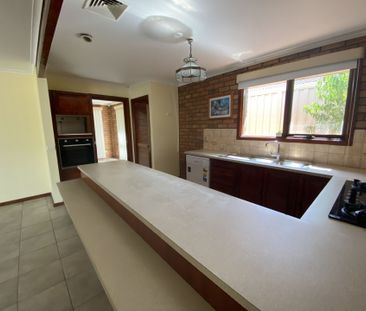 Charming Unit in Sydenham - Photo 1