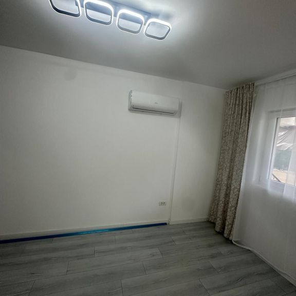 Garsoniera de inchiriat la 7 minute de metrou Berceni - Fotografie 1