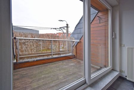 RUIM APPARTEMENT MET TWEE SLAAPKAMERS EN GARAGE - Photo 4