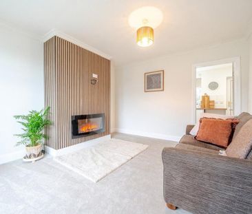 2 bedroom semi-detached house to rent - Photo 6