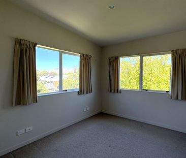 Keeping it light in Bordesley - Photo 3