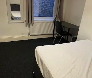 1 bedroom in a house share to rent - Photo 6