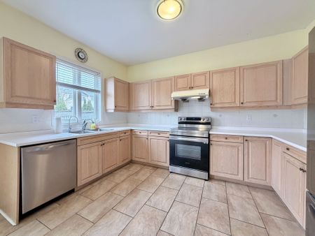 For Lease - 348 Shirley Drive, Richmond Hill, Ontario - Photo 5
