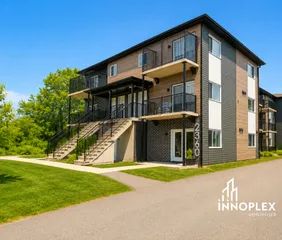 1 room apartment of 125m² in Sherbrooke - Photo 2