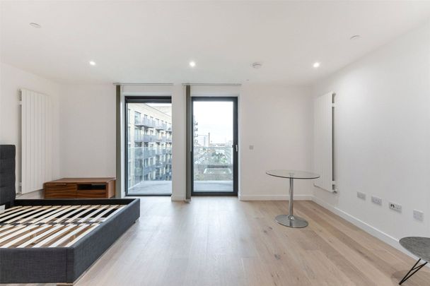 Regalia Close, Silvertown, London, E16 flat to rent - Photo 1