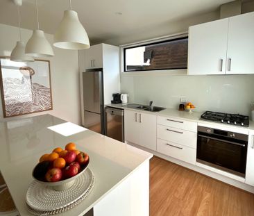 3/129 Lower Dandenong Road, Mentone VIC 3194 - Townhouse For Rent |... - Photo 1