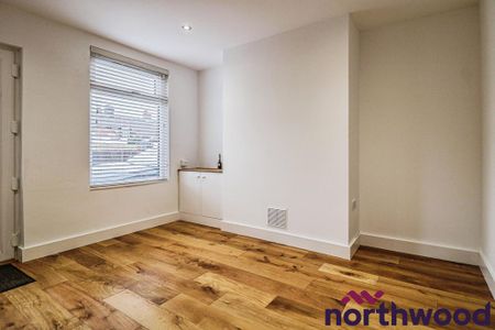 3 bedroom terraced house to rent - Photo 2