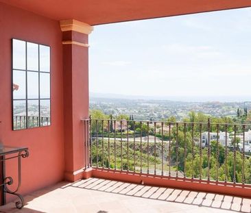 2 bedroom luxury Flat for rent in Benahavís, Spain - Photo 1