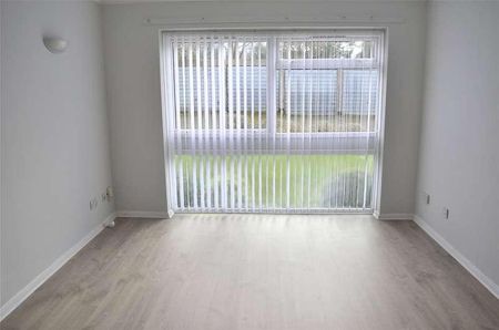 Brambledown Road, Wallington, SM6 - Photo 4