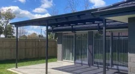 4-Bedroom property Westside - Photo 2