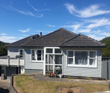 Fully fenced dog and pet friendly family home - Photo 3