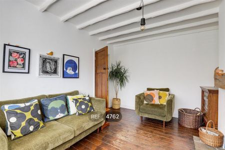 3 bedroom semi-detached house to rent - Photo 2