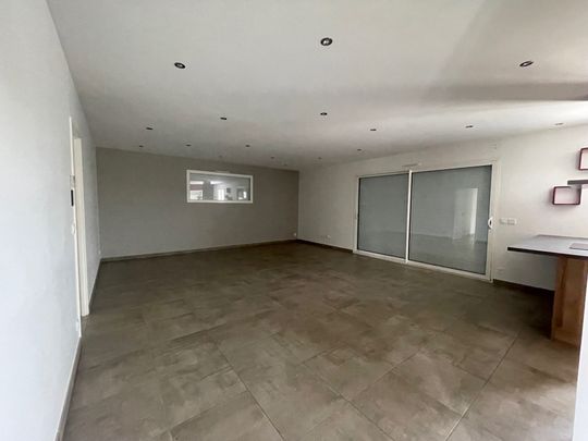 Location Maison 5 pièces 105m² ECHILLAIS 17620 - Photo 1