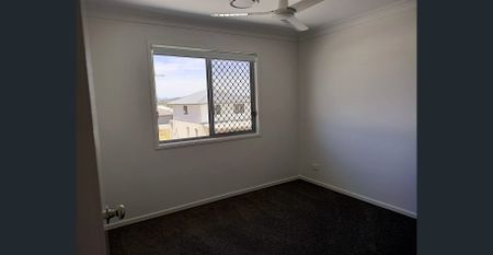 Stylish Family Home in a Peaceful Cul-de-Sac! - Photo 4