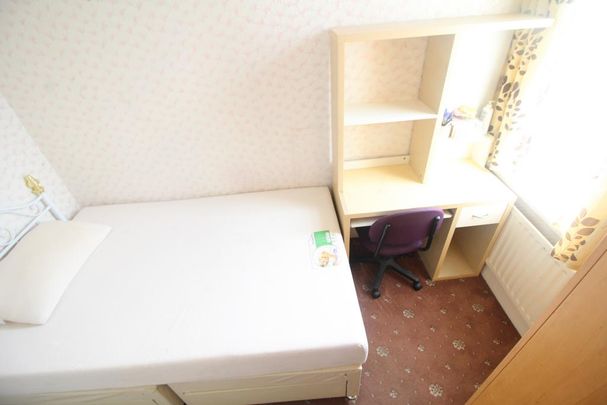 4 bedroom terraced house to rent - Photo 1