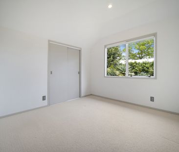 Super Stylish Modern Home - Photo 2