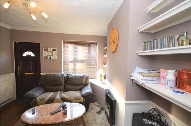 2 Bed Terraced House, Winsdon Road, LU1 - Photo 1