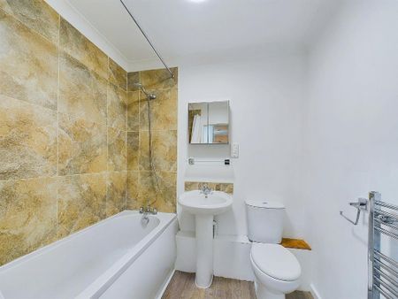 1 bedroom flat to rent - Photo 5