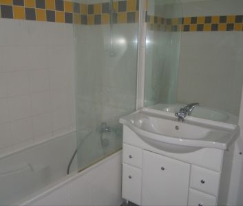 Location Appartement 2 pièces 56m² ST LAURENT SUR SAONE 01750 - Photo 2