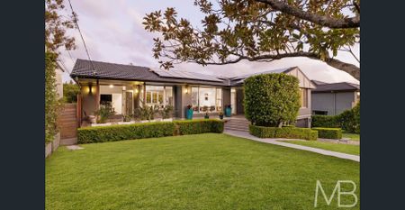 TRANQUIL FAMILY RETREAT WITH FLEXIBLE FLOORPLAN - Photo 2