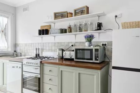 Fully Furnished! Newly Renovated Richmond Gem -Ready to Call Home! - Photo 5