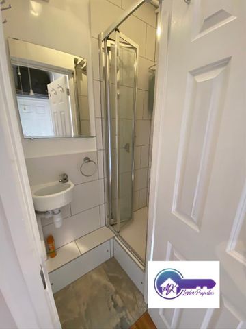 1 Bedroom Room in Flat Share To Rent - Photo 3