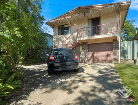 House for rent - Photo 2