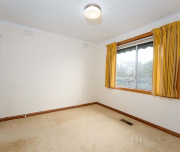 SPACIOUS THREE BEDROOM UNIT FOR RENT - Photo 5