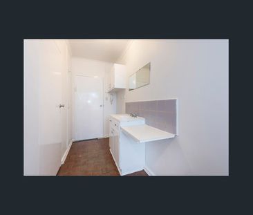 Studio Apartment with New Split System – Comfort and Convenience! - Photo 4