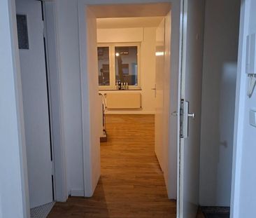 1 Zimmer Wohnung, frisch renoviert in der Volksgartenstraße - Foto 1
