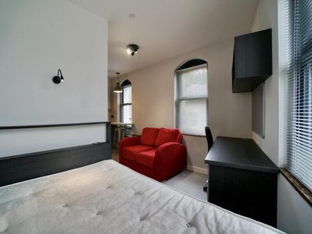 Studio 3, 207 High Street - Photo 2