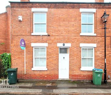 4 bedroom semi-detached house to rent - Photo 5