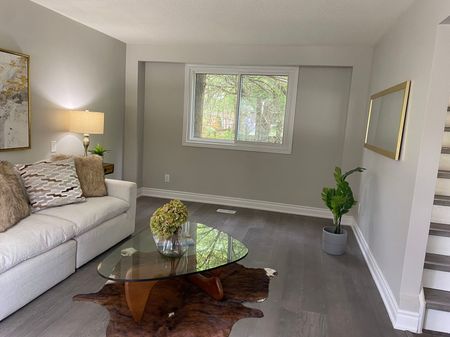For Lease - 576 Kortright Road, Guelph, Ontario - Photo 2