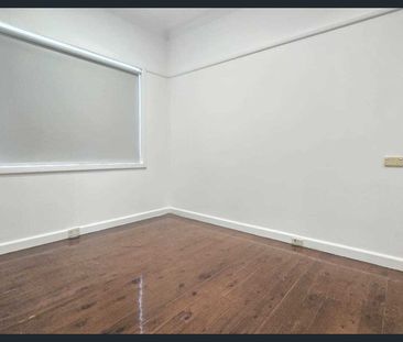 Spacious 3-Bedroom Family Home in the Heart of Guildford West - Photo 5