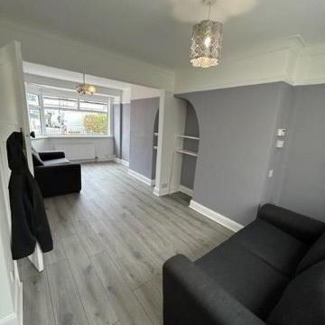 20 Ravenhill Crescent, Ravenhill Road, Belfast, BT6 8GU - Photo 1