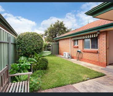 Neat, Detached Homette in a Quiet Group - Photo 4