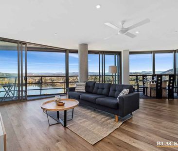 LAVISH LIVING ON THE LAKE - Photo 3