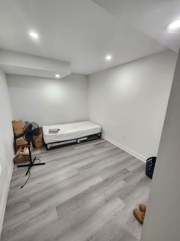 For Lease - 33 Trellanock Road, Brampton, Ontario - Photo 5