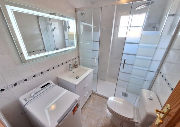 Ref.7505 2-Bedroom Apartment Just 300m from the Beach